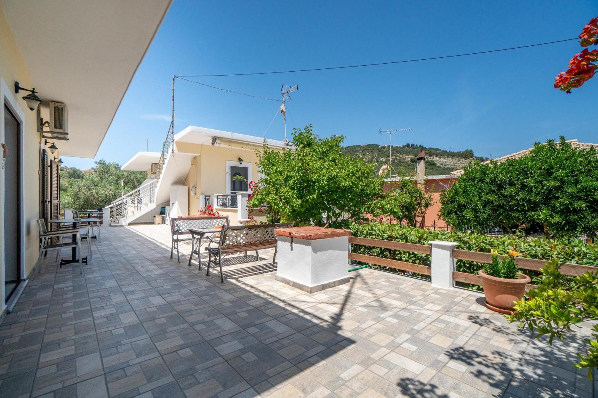Captain Spiros Casa Nuova 2,3 *